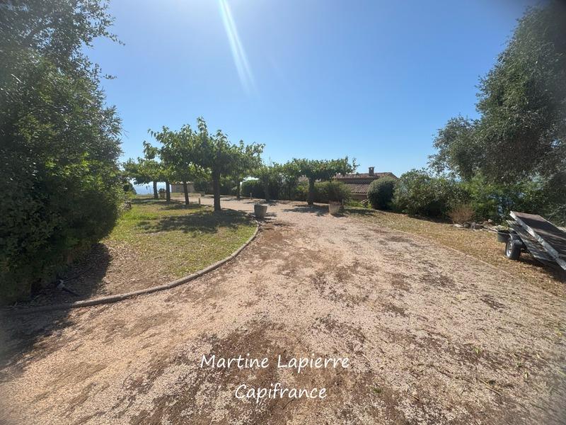 Terrain constructible - 1 000 m²