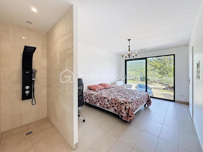 Maison - 137 m² - 4 pièces