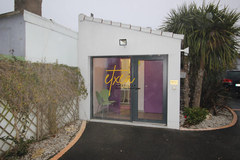 Villa - 264 m² - 10 pièces