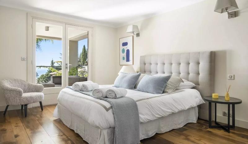 Villa - 300 m² - 10 pièces