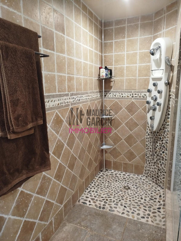 Maison - 181 m² - 4 pièces