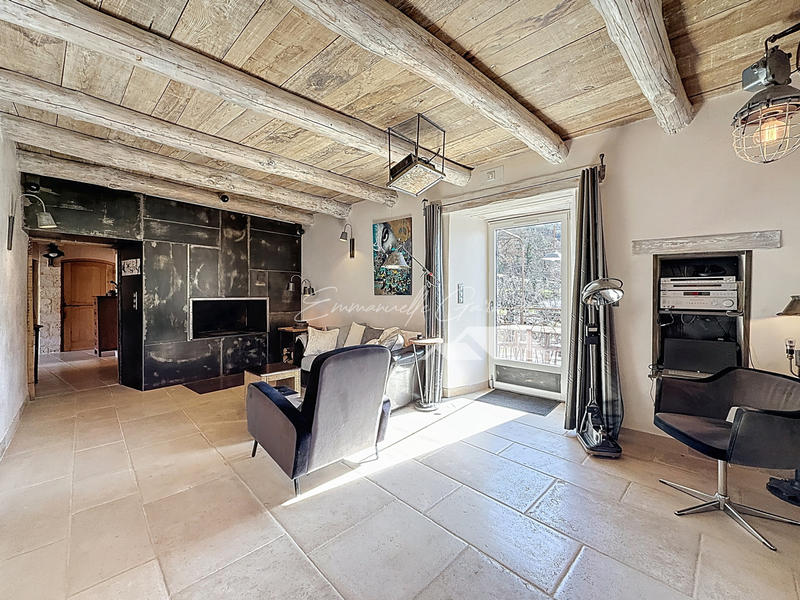 Maison - 197 m² - 7 pièces