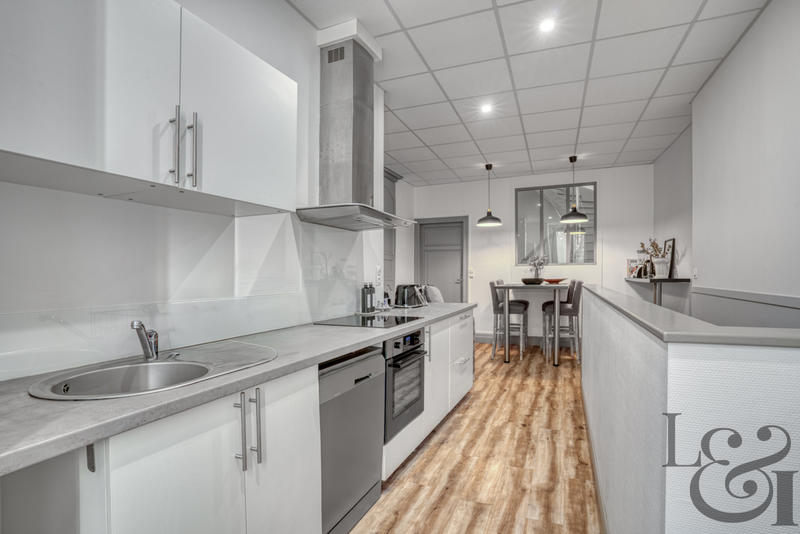 Maison - 220 m² - 5 pièces