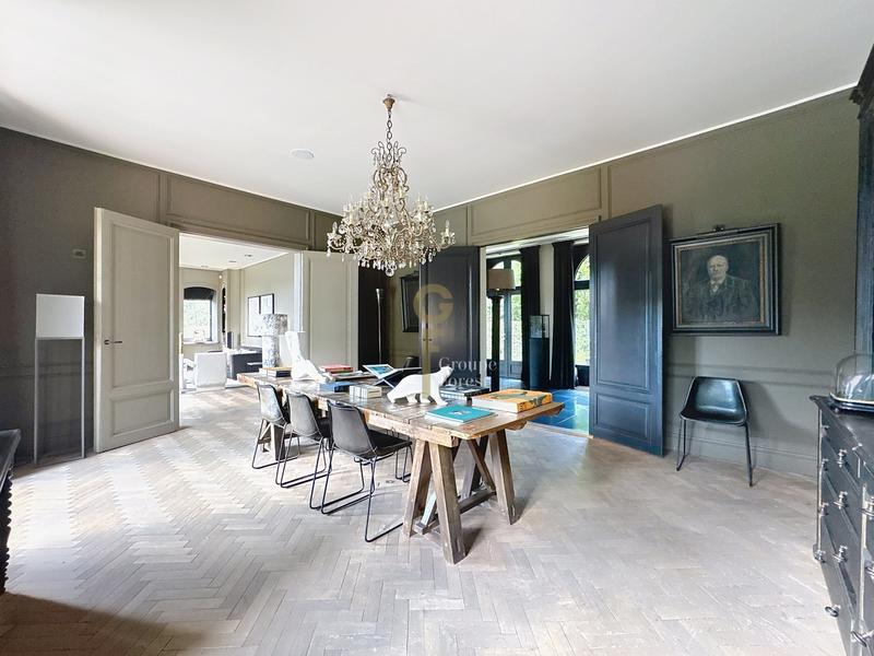 Maison - 400 m² - 8 pièces