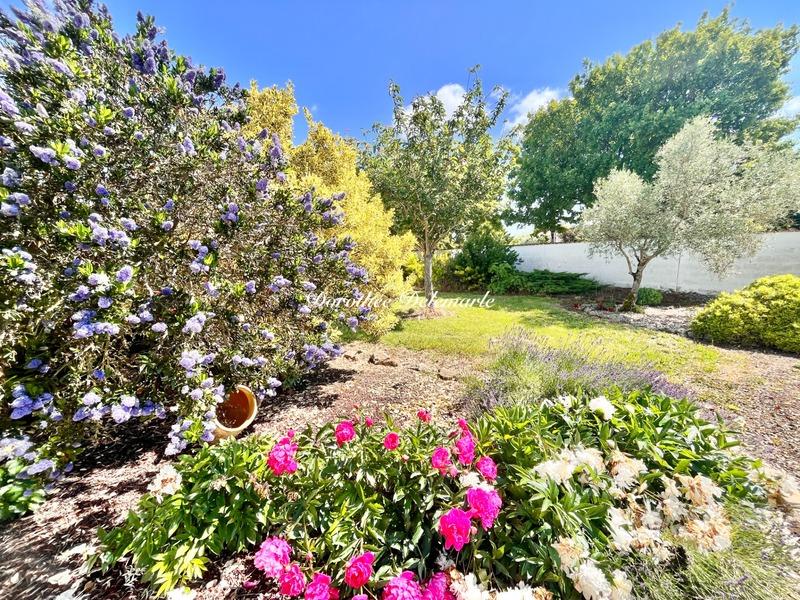 Maison - 408 m² - 10 pièces