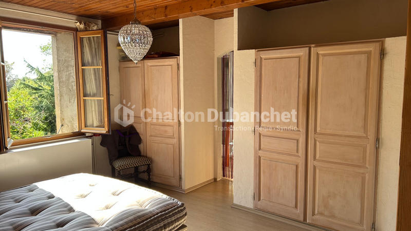 Maison - 180 m² - 8 pièces