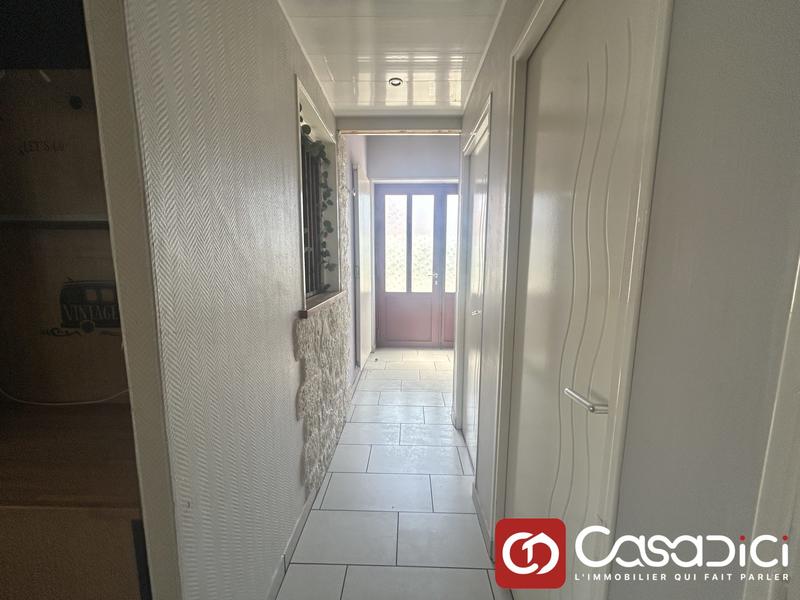 Maison - 92 m² - 5 pièces