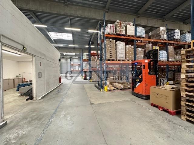Entrepôt - 3 167 m²