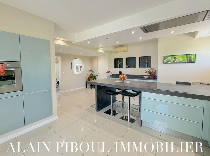 Maison contemporaine - 185 m² - 5 pièces