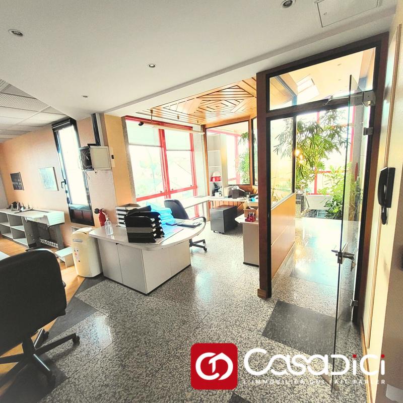 Entrepôt - 1 918 m²