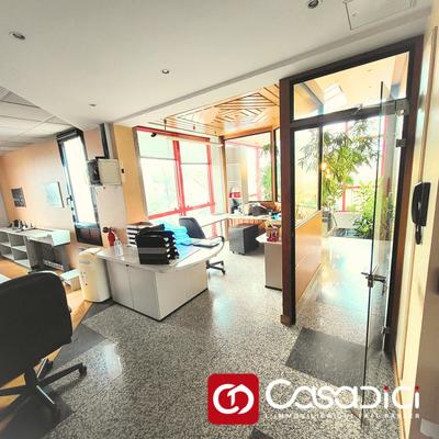 Entrepôt - 1 918 m²