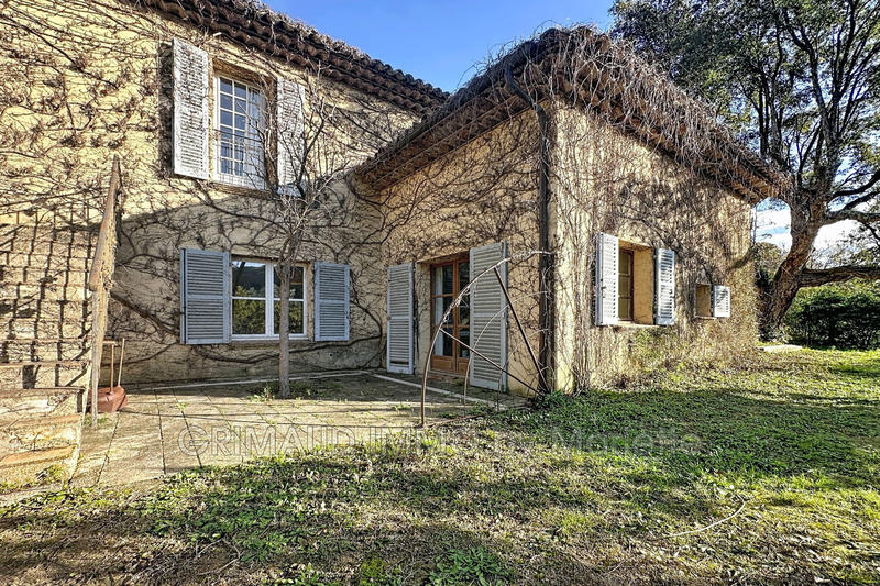 Maison - 250 m² - 8 pièces