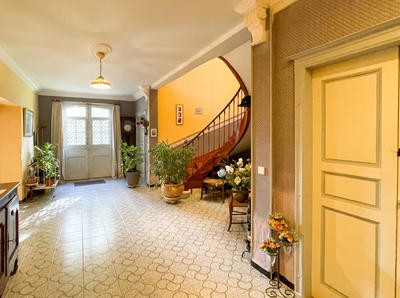 Maison - 585 m² - 10 pièces