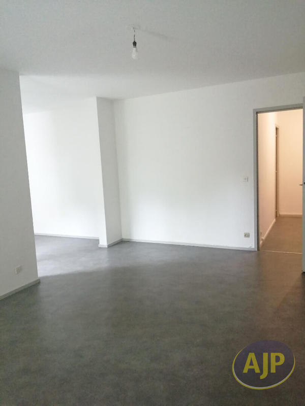 Appartement - 80 m² - 3 pièces