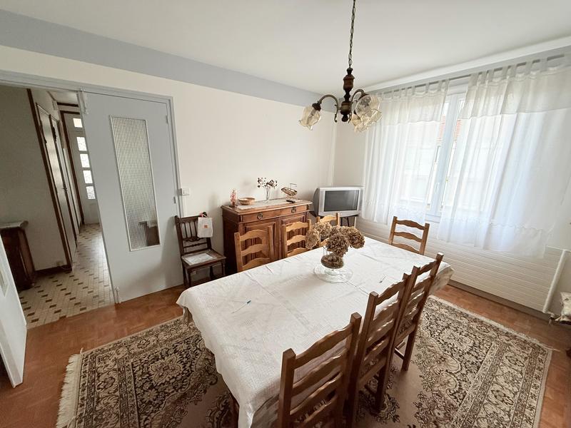 Maison - 90 m² - 5 pièces