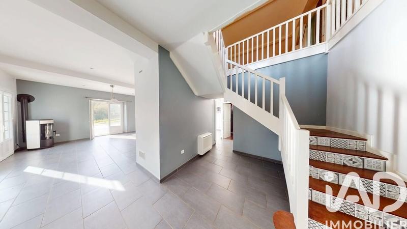 Maison - 237 m² - 9 pièces