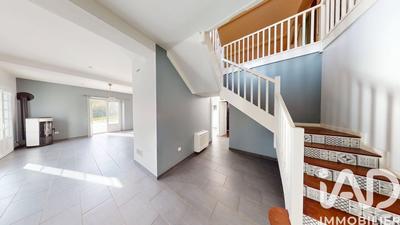 Maison - 237 m² - 9 pièces