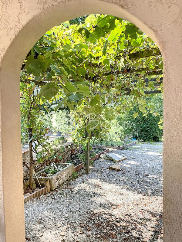 Maison - 266 m² - 9 pièces