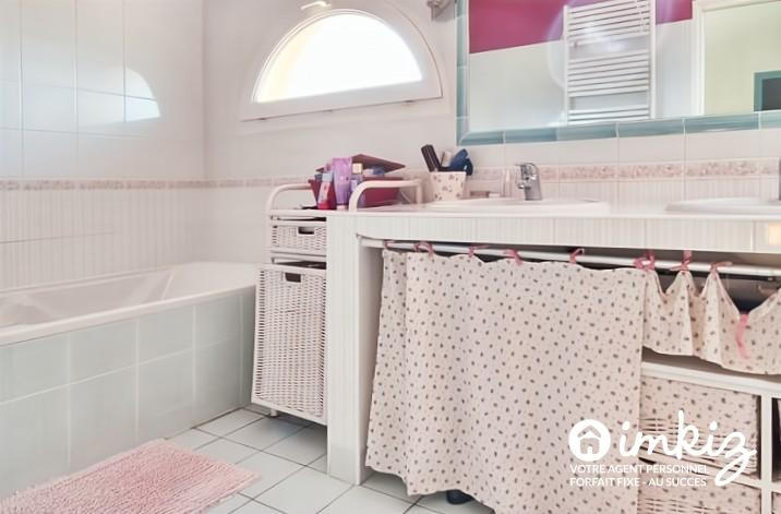 Maison - 190 m² - 8 pièces