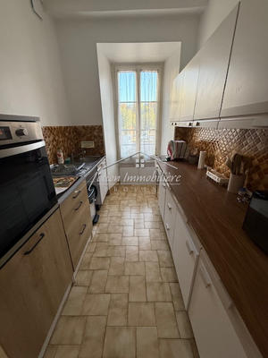 Appartement - 90 m² - 4 pièces