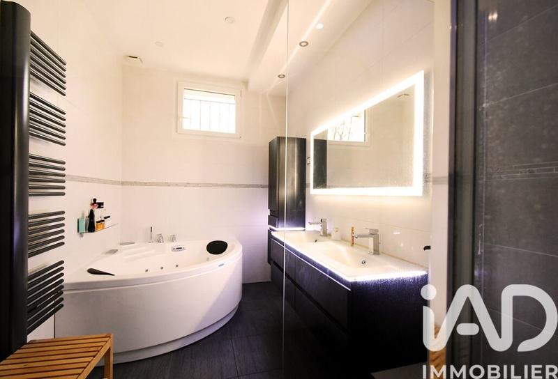 Maison - 170 m² - 6 pièces