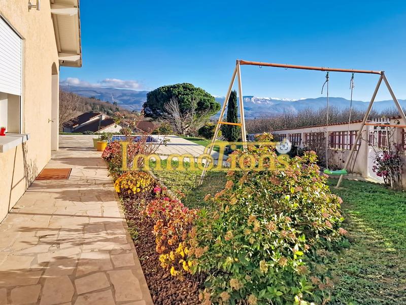 Villa - 200 m² - 6 pièces