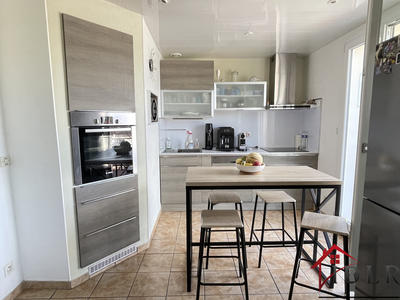 Maison - 111 m² - 7 pièces