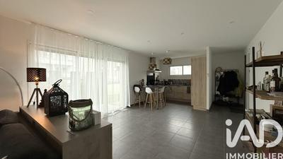 Maison - 93 m² - 4 pièces