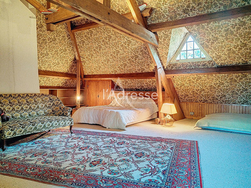 Maison - 196 m² - 8 pièces