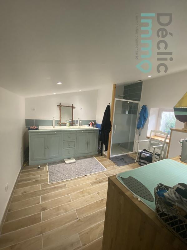 Maison - 250 m² - 8 pièces