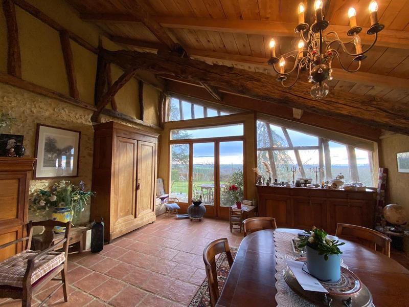 Maison - 246 m² - 6 pièces