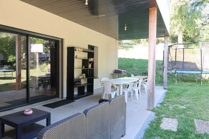 Maison - 235 m² - 7 pièces