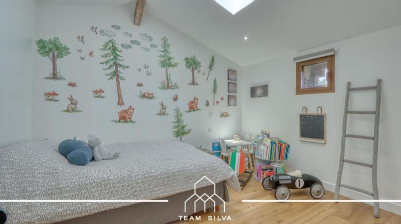 Maison - 140 m² - 5 pièces