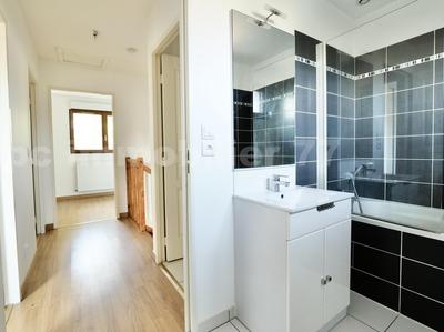 Maison de bois - 98 m² - 6 pièces