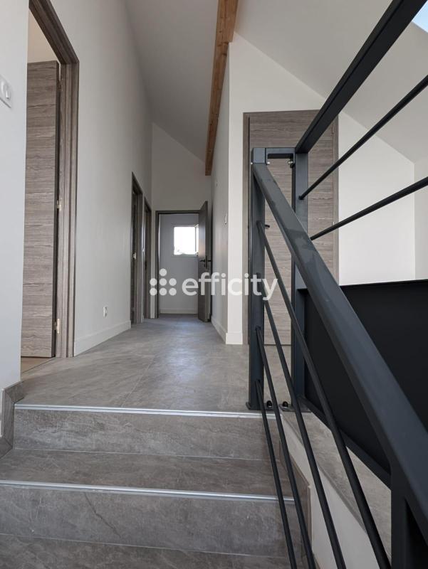 Maison - 165 m² - 6 pièces