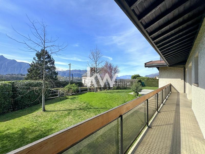 Maison - 321 m² - 11 pièces