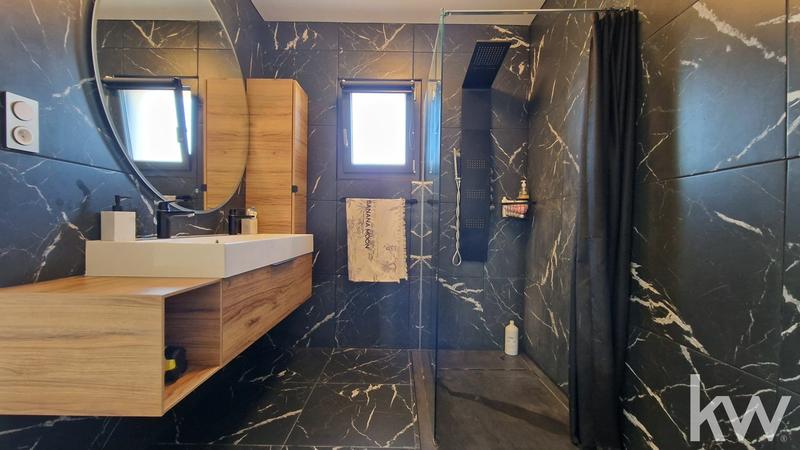 Maison - 176 m² - 6 pièces