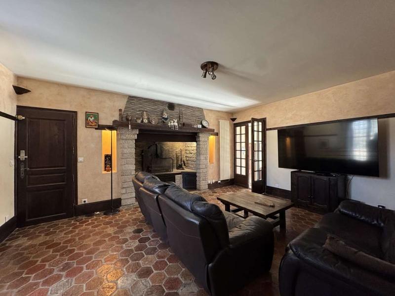 Maison - 230 m² - 7 pièces