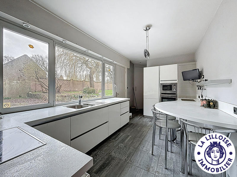 Demeure - 270 m² - 10 pièces