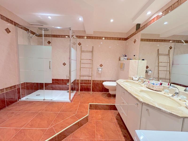 Appartement - 113 m² - 4 pièces