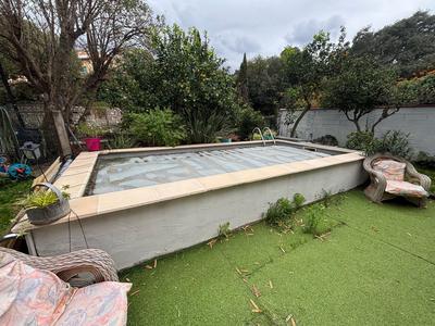 Maison - 201 m² - 5 pièces