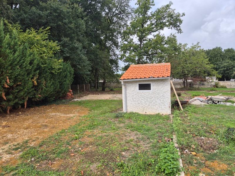 Terrain constructible - 1 600 m²