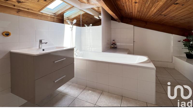 Maison - 194 m² - 9 pièces