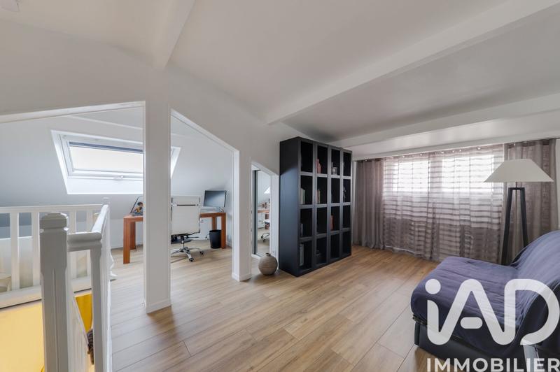 Maison - 230 m² - 8 pièces