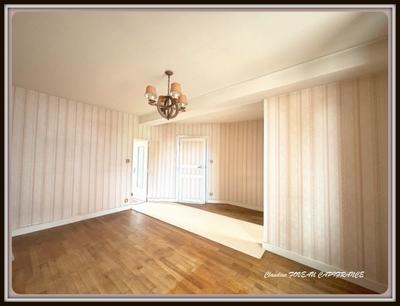 Maison - 173 m² - 11 pièces