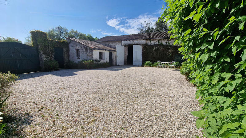 Propriété - 270 m² - 11 pièces
