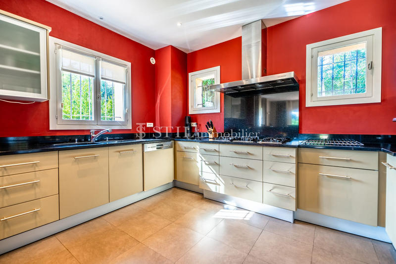 Villa - 314 m² - 6 pièces