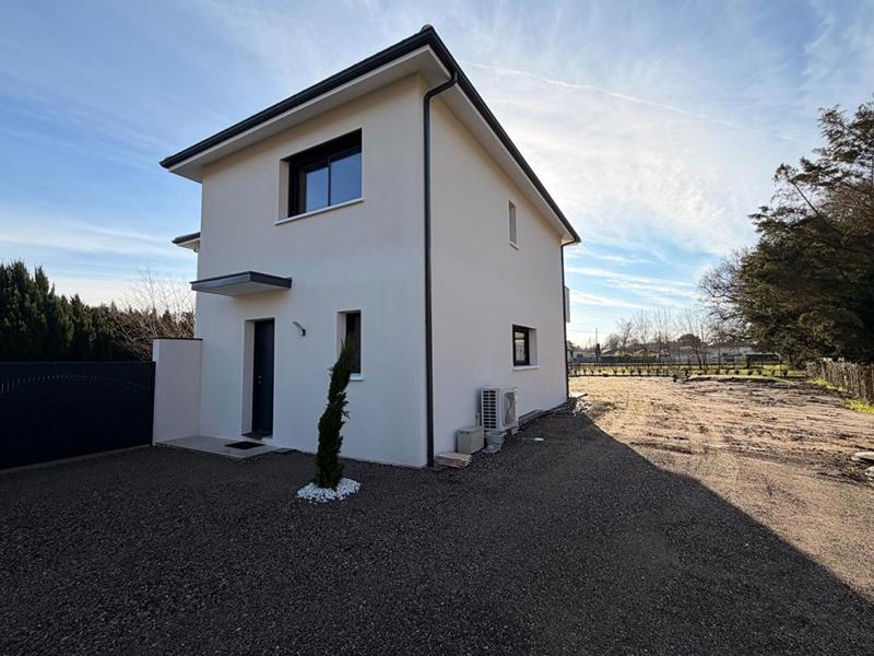 Maison - 80 m² - 4 pièces