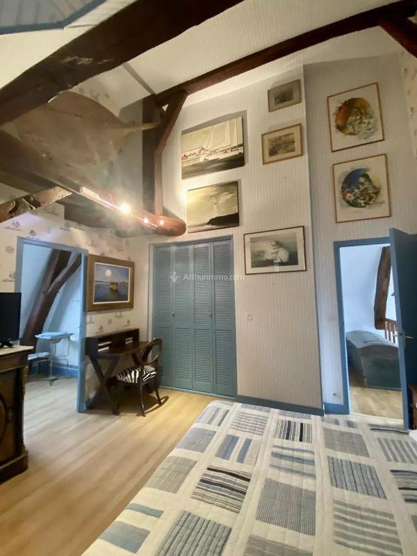 Maison - 220 m² - 8 pièces