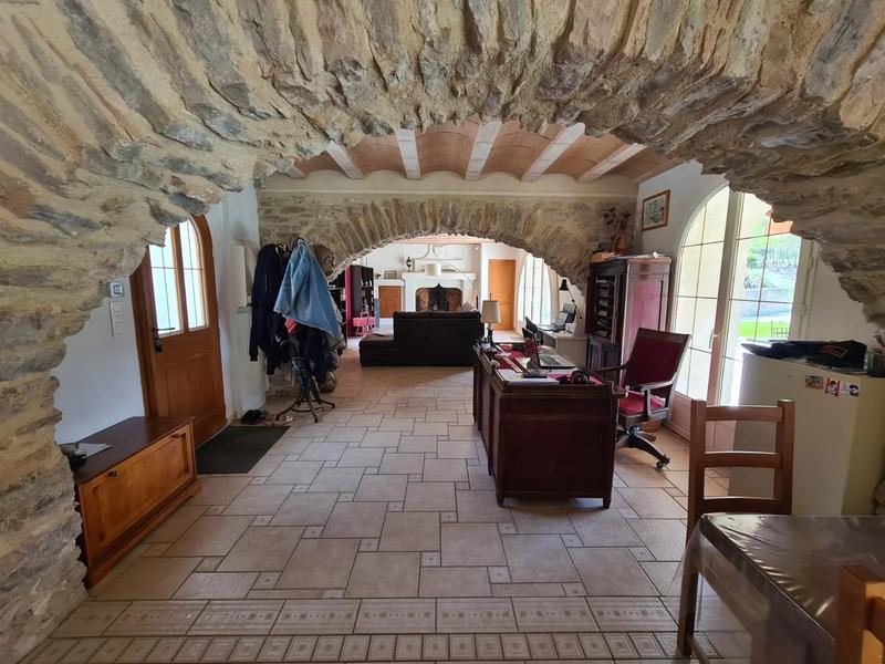 Mas - 437 m² - 11 pièces